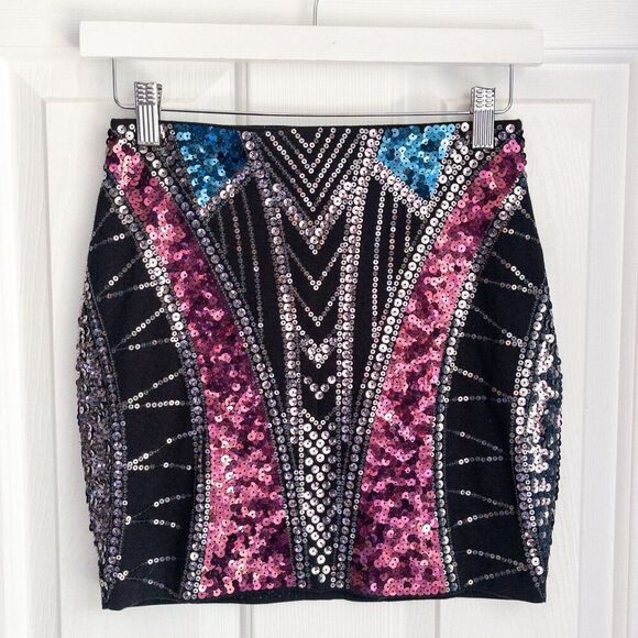 Express Black and multicolored pull on sequin mini skirt. Size XXS - Picture 1 of 5